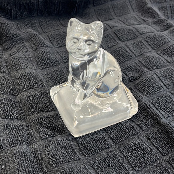 Lead Crystal Cat on Frosted Square Pillow Paperweight Figurine Crystal D'Arques - Picture 15 of 16
